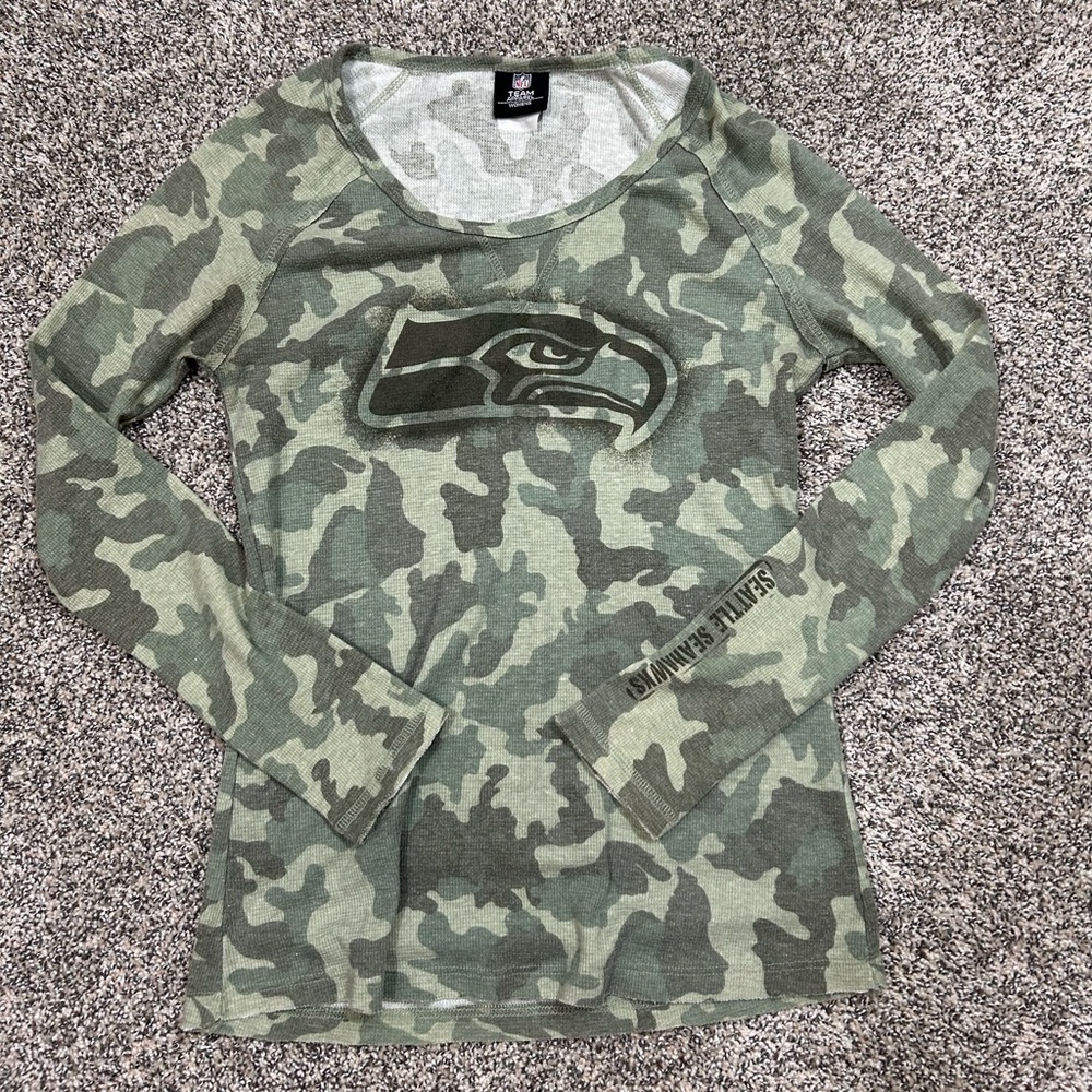 NFL Team Apparel Women's Camouflage Seahawks Waffle Knit Top Size XS